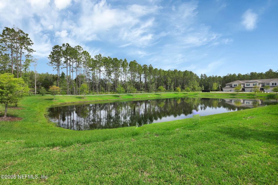 Exterior details and patio area of a home in Woodland Park, Ponte Vedra (Image 3).