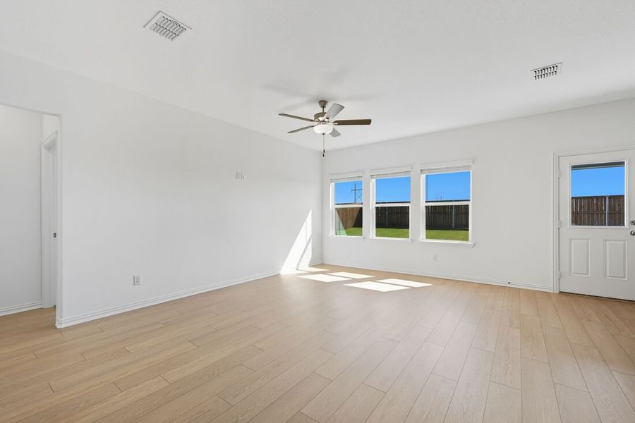 Spacious, unfurnished interior of a new home in River Ridge, Crandall (Image 20). Spacious, unfurnished interior of a new home in River Ridge, Crandall (Image 20).