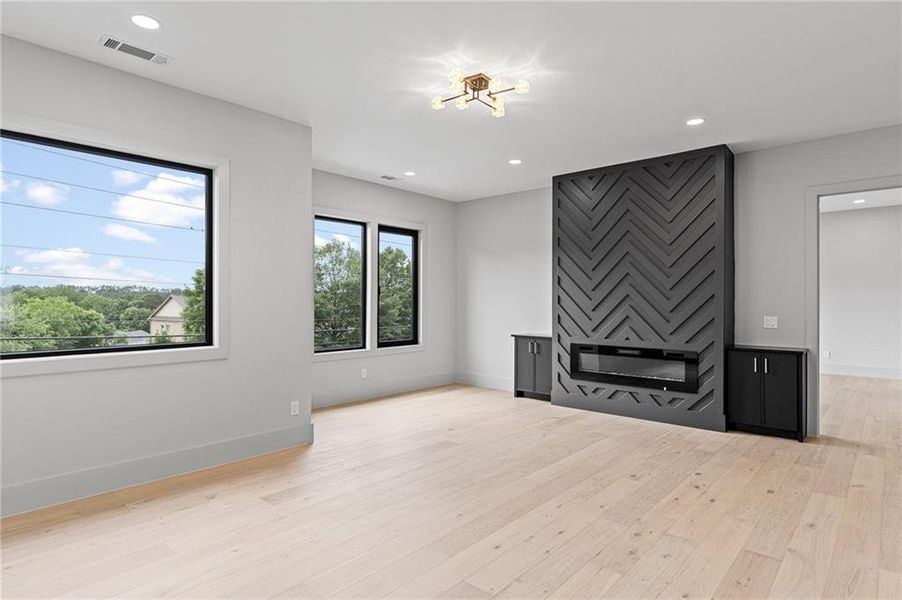 Spacious, unfurnished interior of a new home in , Lawrenceville (Image 23).