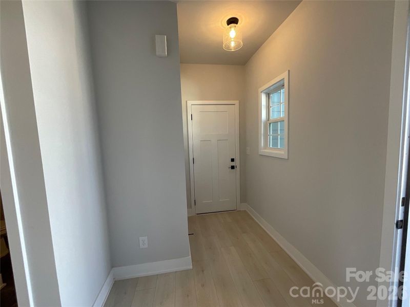 Spacious, unfurnished interior of a new home in Pine Trace, Gastonia (Image 9).