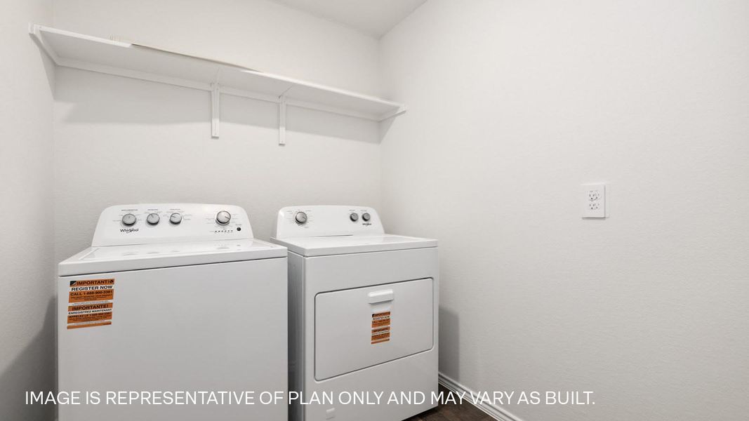 Representative interior finishes for a home built from the The Fairfield by D.R. Horton in Watermill, Uhland (Image 10).