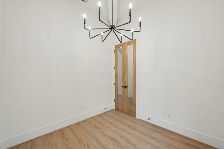 Spacious, unfurnished interior of a new home in , Willis (Image 41).