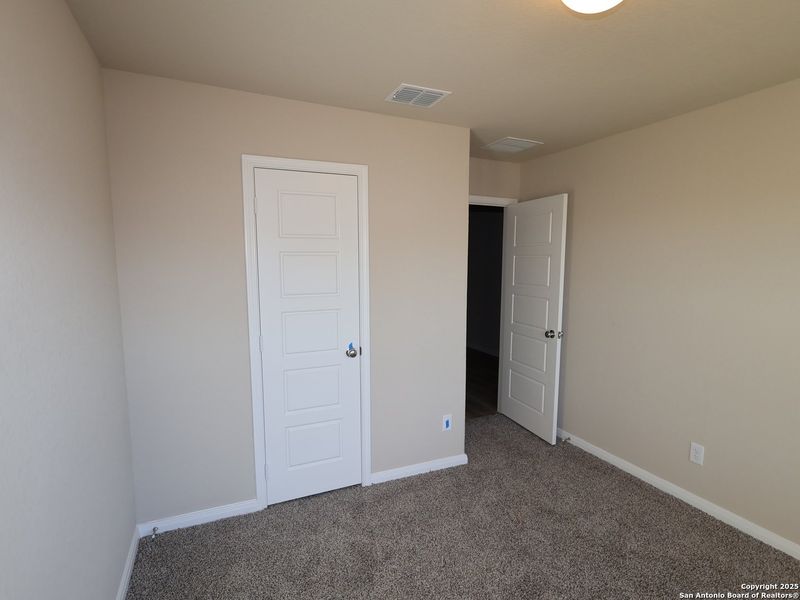 Spacious, unfurnished interior of a new home in Agave, San Antonio (Image 22).