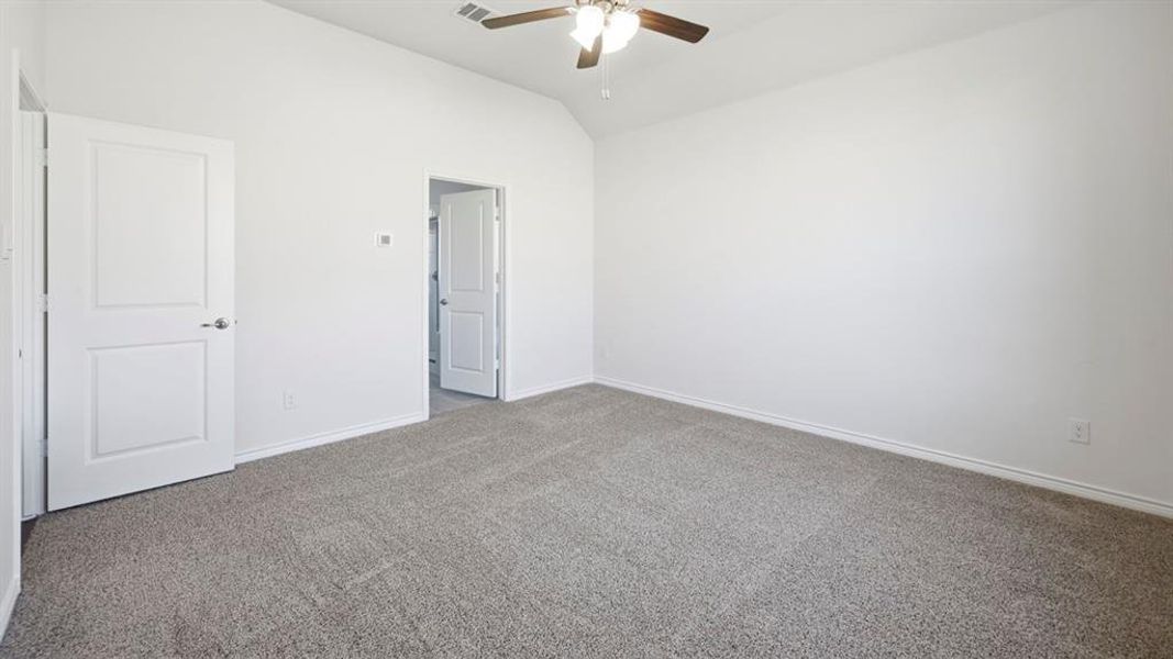 Spacious, unfurnished interior of a new home in Morning Ridge, Princeton (Image 25).