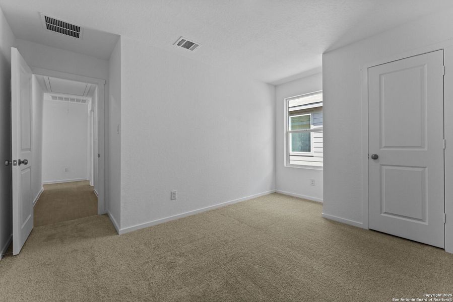 Spacious, unfurnished interior of a new home in , New Braunfels (Image 11).