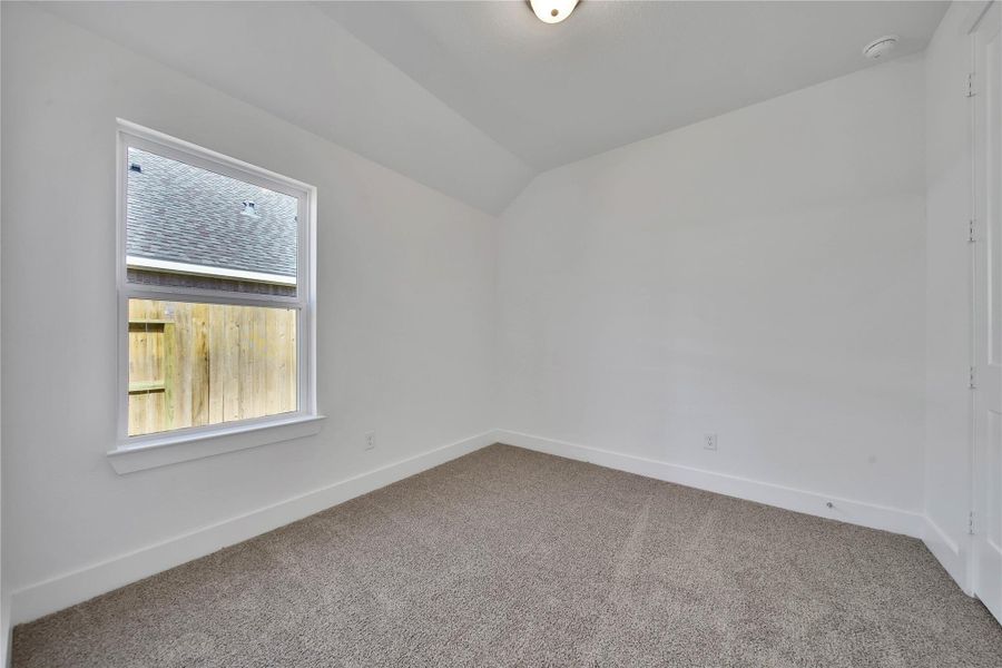 Spacious, unfurnished interior of a new home in , Rosharon (Image 16).