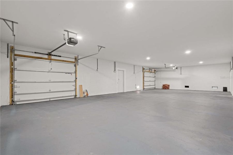 Spacious, unfurnished interior of a new home in , New Port Richey (Image 41).