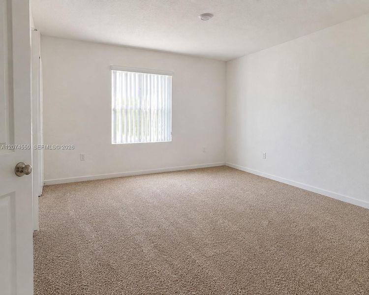 Spacious, unfurnished interior of a new home in , Pompano Beach (Image 17).