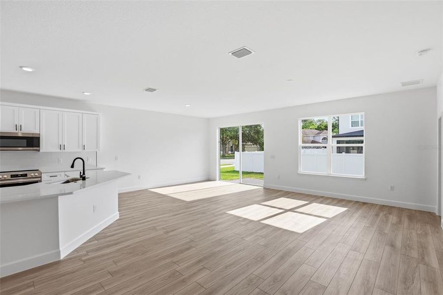 Spacious, unfurnished interior of a new home in , Sanford (Image 14).