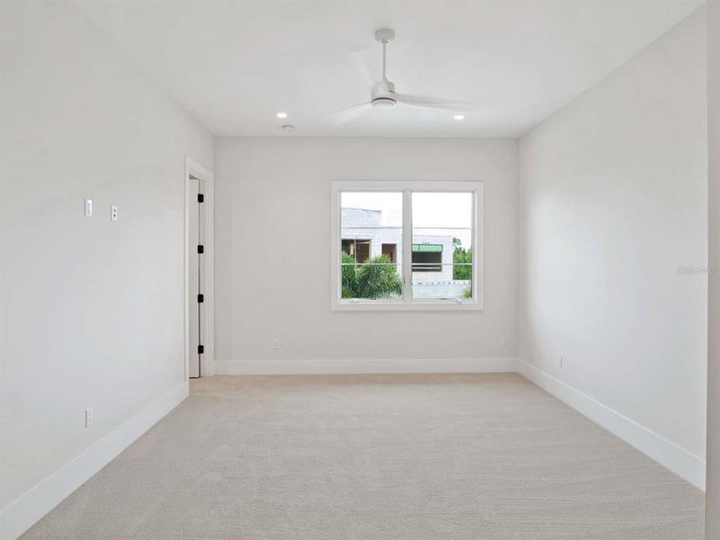 Spacious, unfurnished interior of a new home in , Orlando (Image 23).