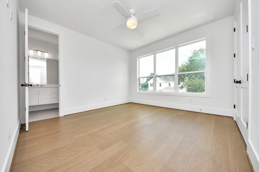 Spacious, unfurnished interior of a new home in , Houston (Image 23).
