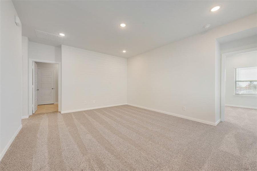 Spacious, unfurnished interior of a new home in Walden Pond, Forney (Image 25).