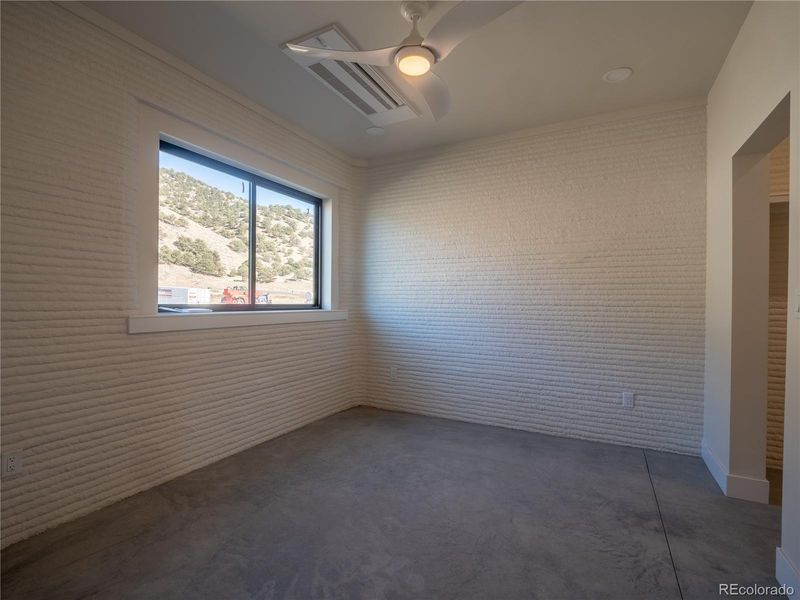 Spacious, unfurnished interior of a new home in , Salida (Image 8).