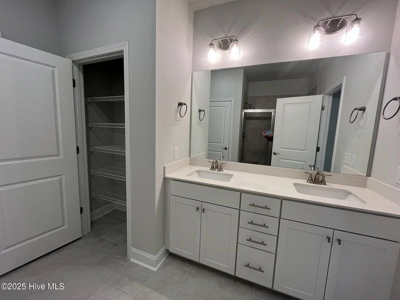 Furnished interior view inside a new home in Palmetto Creek, Bolivia (Image 12).