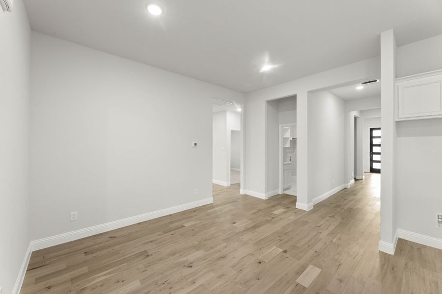 Spacious, unfurnished interior of a new home in Creekview Meadows, Pilot Point (Image 13).