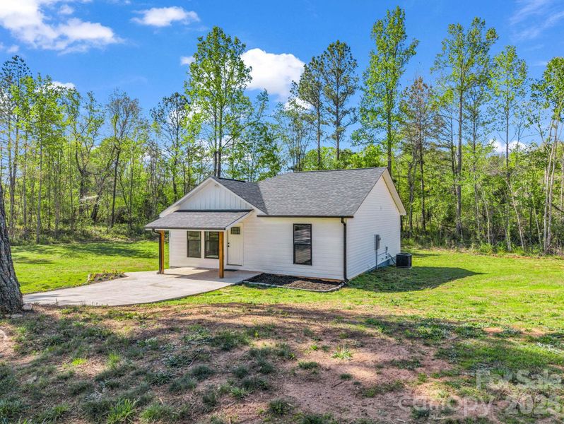 Exterior details and patio area of a home in , Bostic (Image 25).