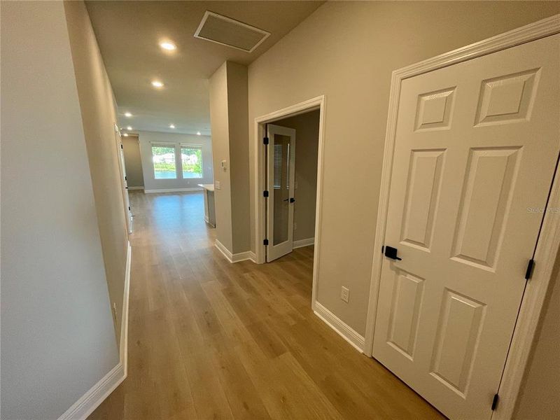 Spacious, unfurnished interior of a new home in , Parrish (Image 33).