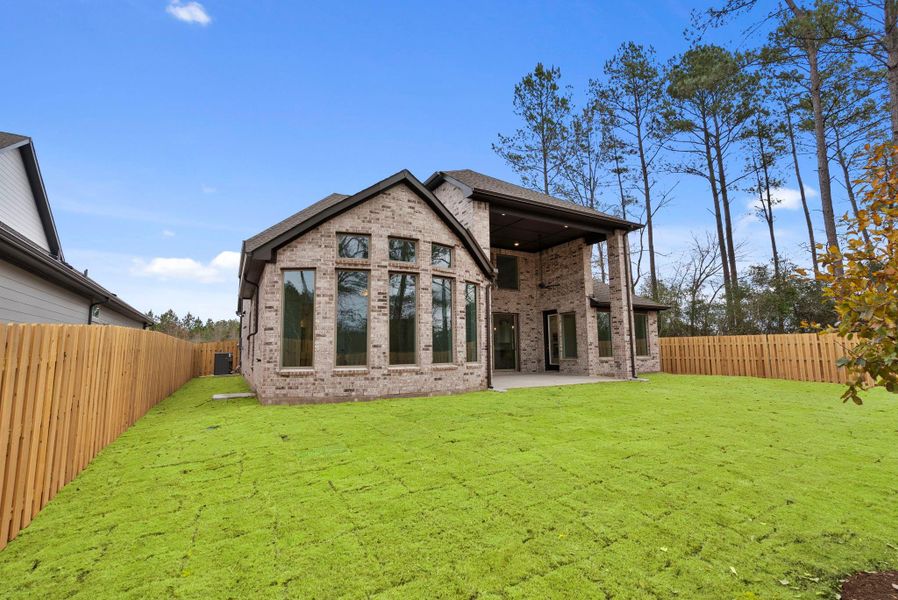Exterior details and patio area of a home in Colton, Montgomery (Image 24).