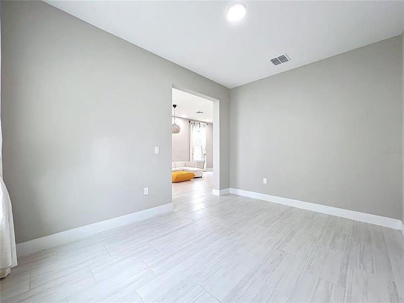 Spacious, unfurnished interior of a new home in , Winter Garden (Image 57).