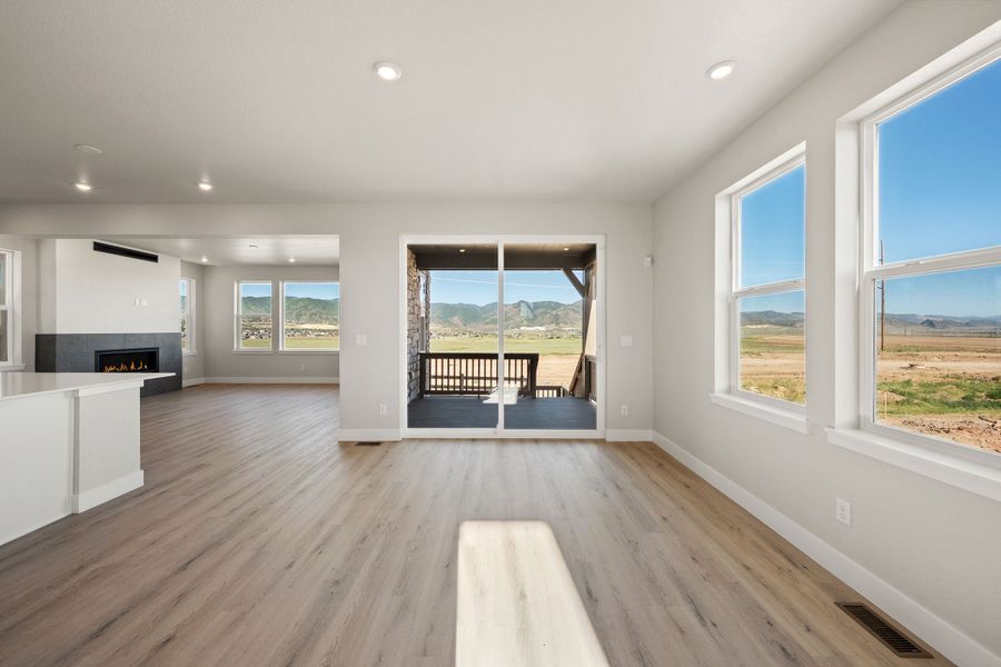 Spacious, unfurnished interior of a new home in Trumark Homes at Sterling Ranch, Littleton (Image 15).