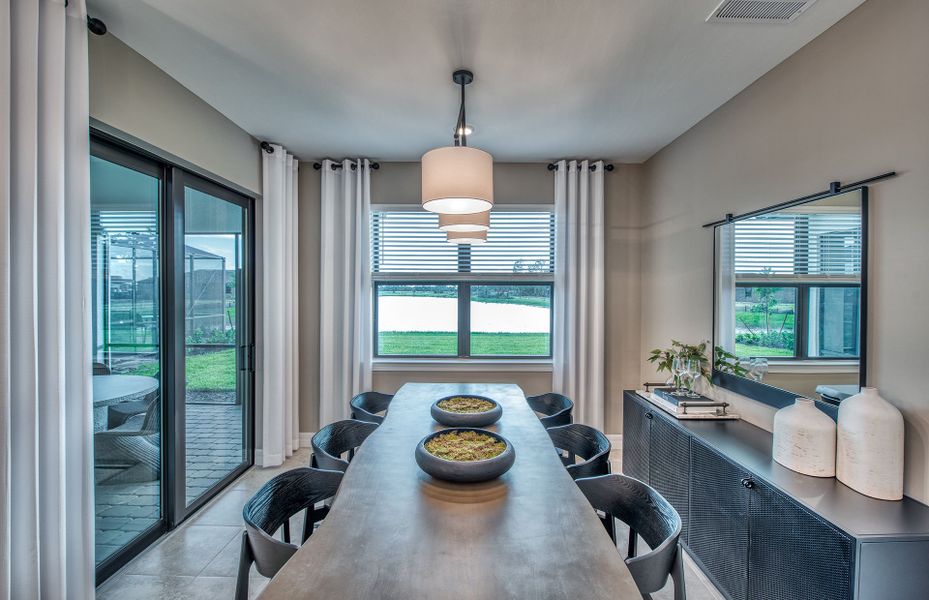 Café area off the kitchen Café area off the kitchen