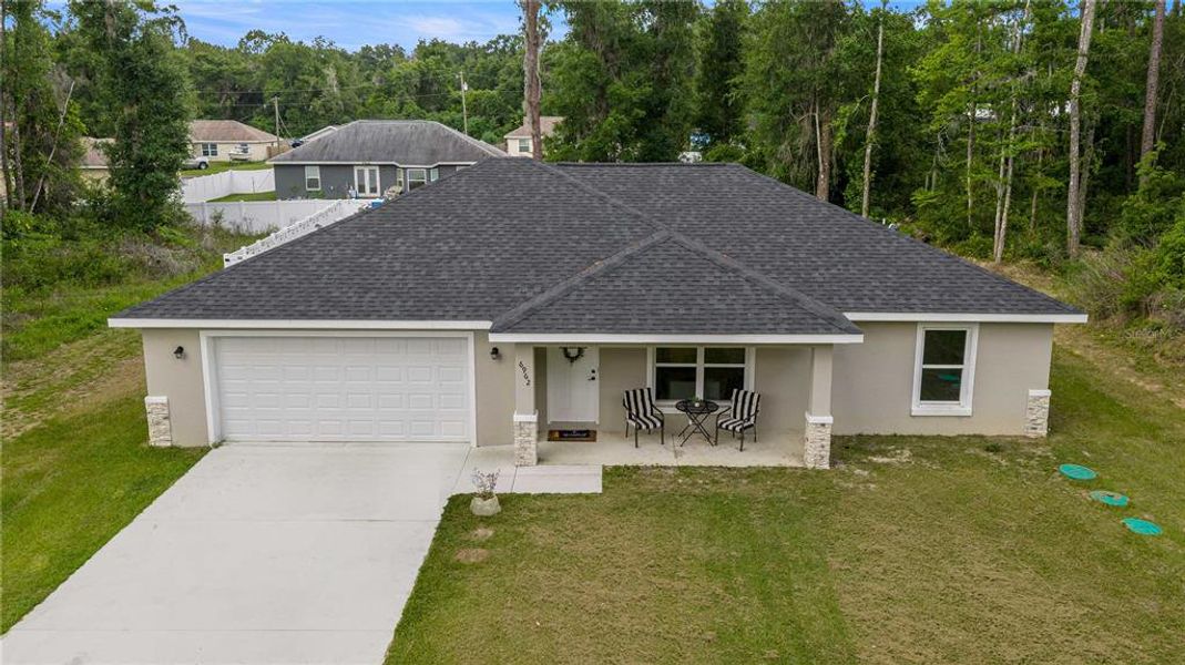 Exterior details and patio area of a home in , Belleview (Image 29).