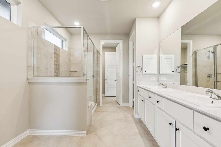 Furnished interior view inside a new home in Summer Crest, Fort Worth (Image 8).