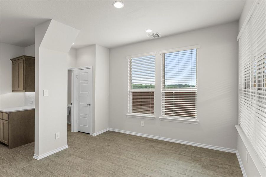 10. 1817 Hazer - Dining (3)