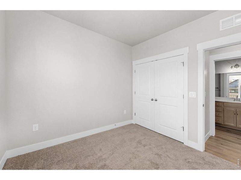 Spacious, unfurnished interior of a new home in Highlands at Fox Hill - The Flats, Longmont (Image 16).