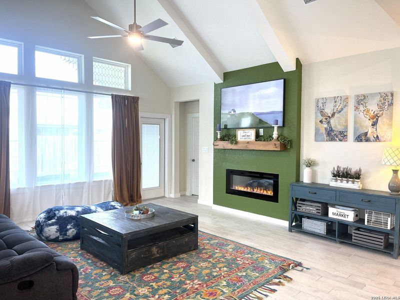 Furnished interior view inside a new home in , Seguin (Image 7).
