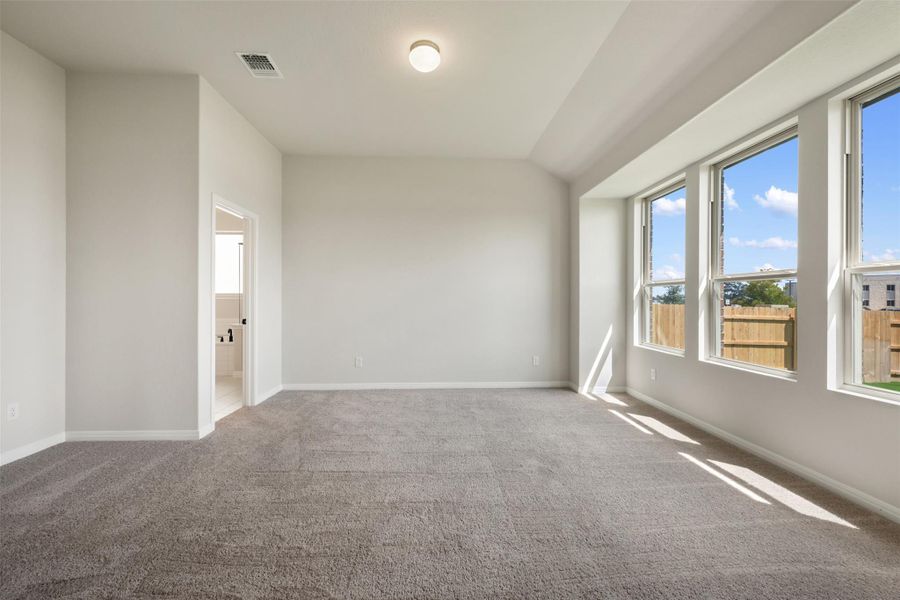 Spacious, unfurnished interior of a new home in Berry Creek Highlands, Georgetown (Image 16).