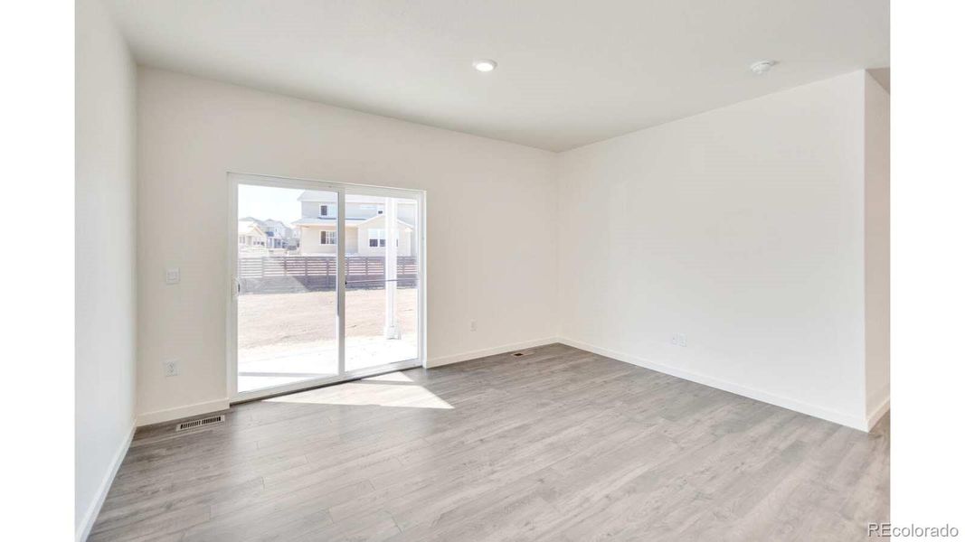 Spacious, unfurnished interior of a new home in The Ridge at Lorson Ranch, Colorado Springs (Image 13).