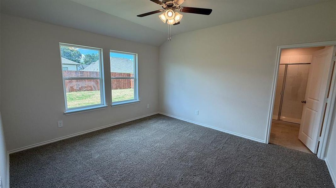Spacious, unfurnished interior of a new home in The Reserve at Timber Creek, Lindale (Image 11).