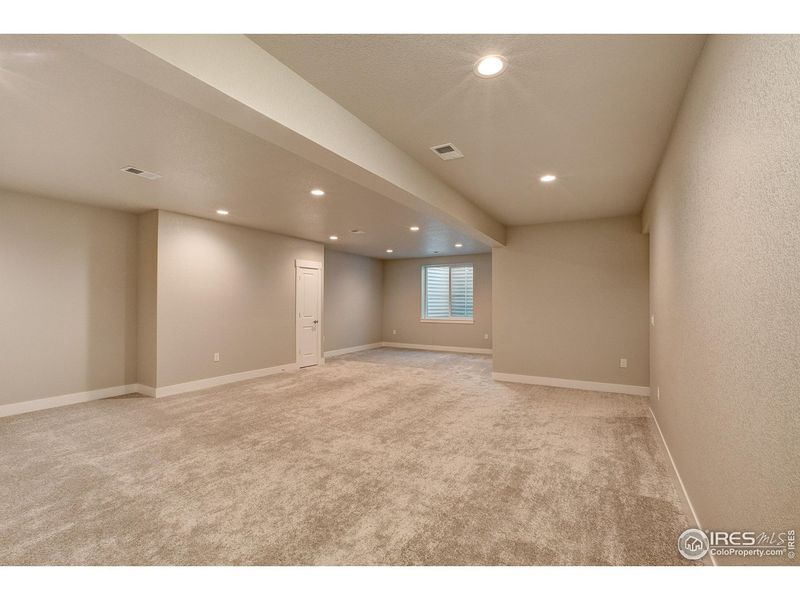 Spacious, unfurnished interior of a new home in Vernazza, Windsor (Image 18).