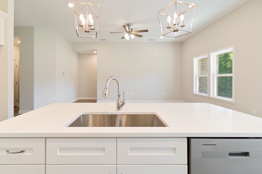 Representative interior finishes for a home built from the Maybell III by CJL Homes in McCarthy Estates, Defuniak Springs (Image 12).