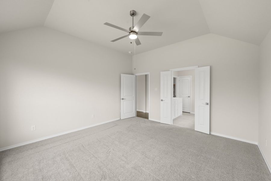 Spacious, unfurnished interior of a new home in Summer Crest, Fort Worth (Image 22).