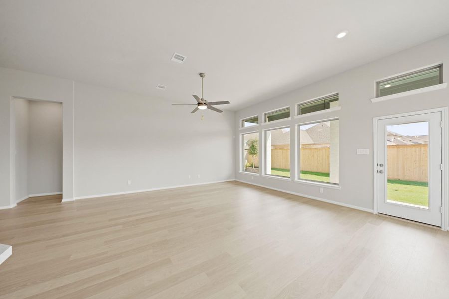 Spacious, unfurnished interior of a new home in Bridgeland 55', Cypress (Image 12). Spacious, unfurnished interior of a new home in Bridgeland 55', Cypress (Image 12).