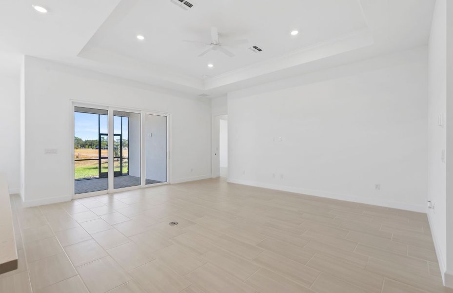 Spacious, unfurnished interior of a new home in Shores at Stillwater, Englewood (Image 19).