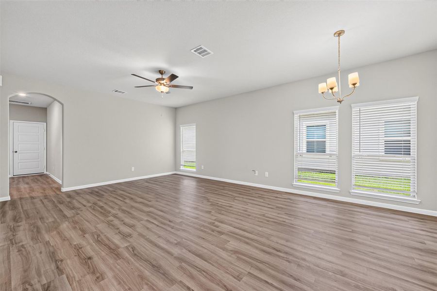 Spacious, unfurnished interior of a new home in Woodland Lakes, Huffman (Image 13). Spacious, unfurnished interior of a new home in Woodland Lakes, Huffman (Image 13).