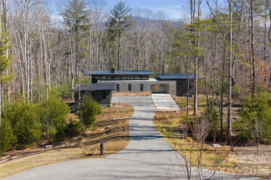 Community amenities in , Asheville (Image 35).