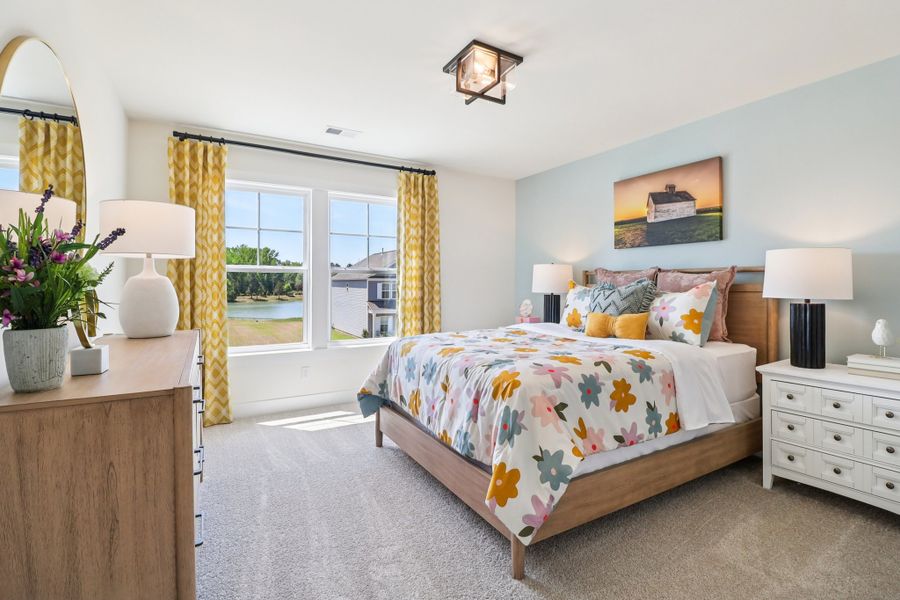 Representative furnished interior of a home built from the Bradley II by Great Southern Homes in Sedona, Greenville (Image 117).