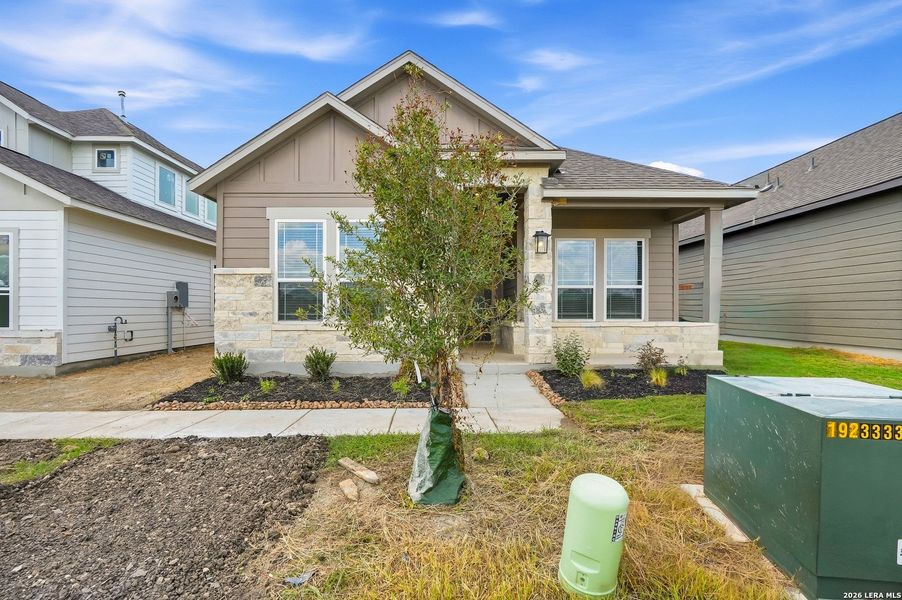 Exterior details and patio area of a home in The Crossvine, Schertz (Image 22).