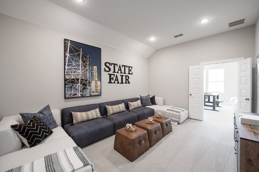 Representative furnished interior of a home built from the Verdin by Tri Pointe Homes in Pecan Ridge, Fulshear (Image 14).