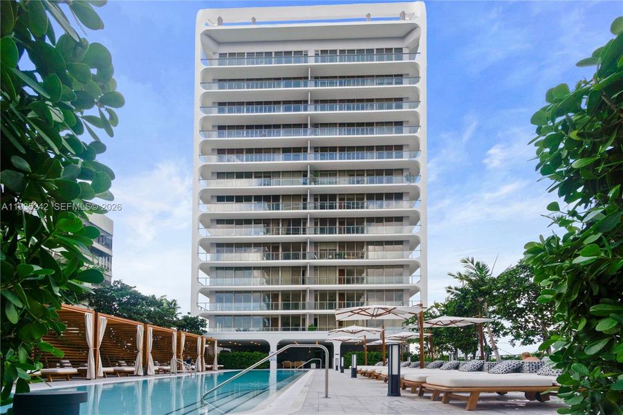 Condo located in Miami, FL showcasing its design and architecture (Image 31).