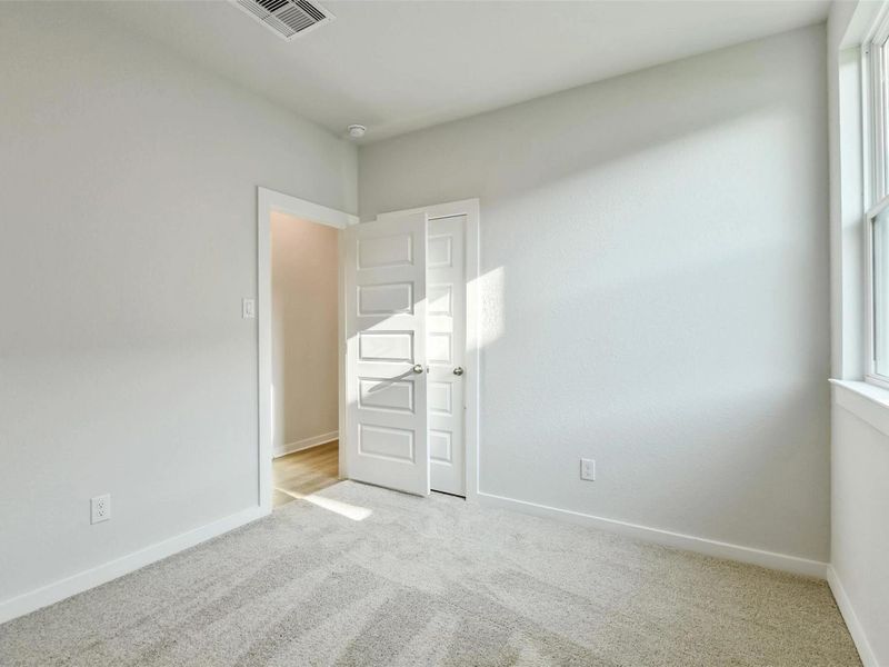 Spacious, unfurnished interior of a new home in Liberty Estates, Cleveland (Image 29).