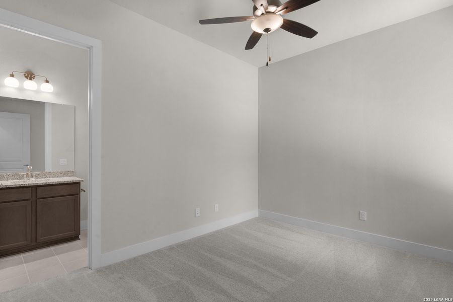 Spacious, unfurnished interior of a new home in Davis Ranch, San Antonio (Image 23).