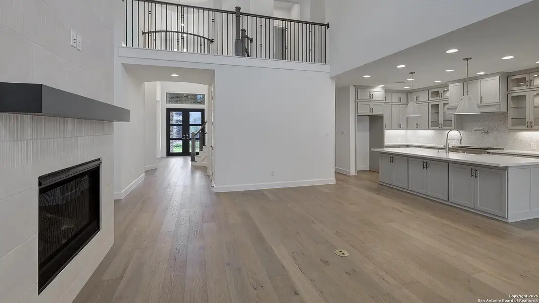 Spacious, unfurnished interior of a new home in The Dominion 70', San Antonio (Image 10). Spacious, unfurnished interior of a new home in The Dominion 70', San Antonio (Image 10).