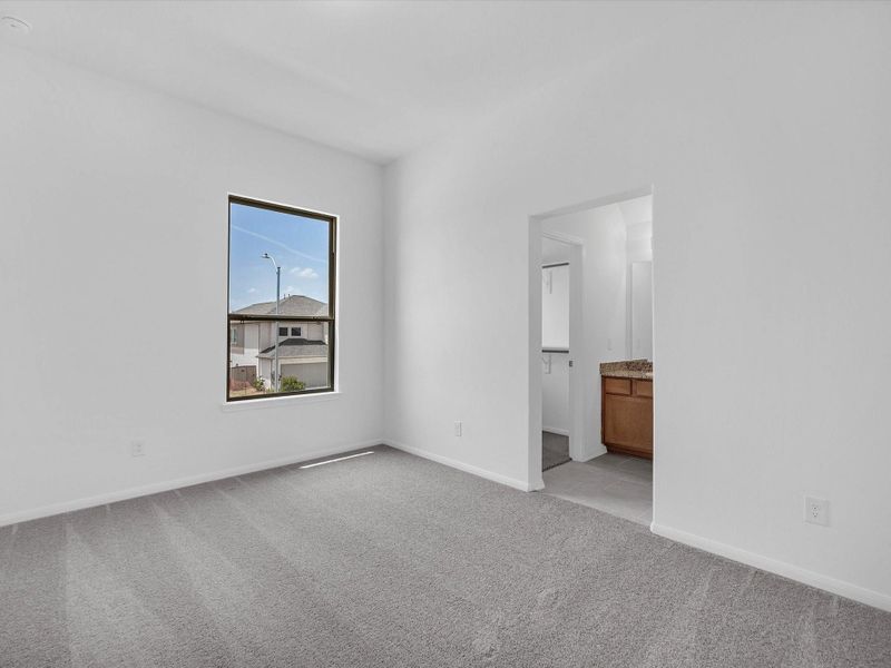 Spacious, unfurnished interior of a new home in Candela, Richmond (Image 13).