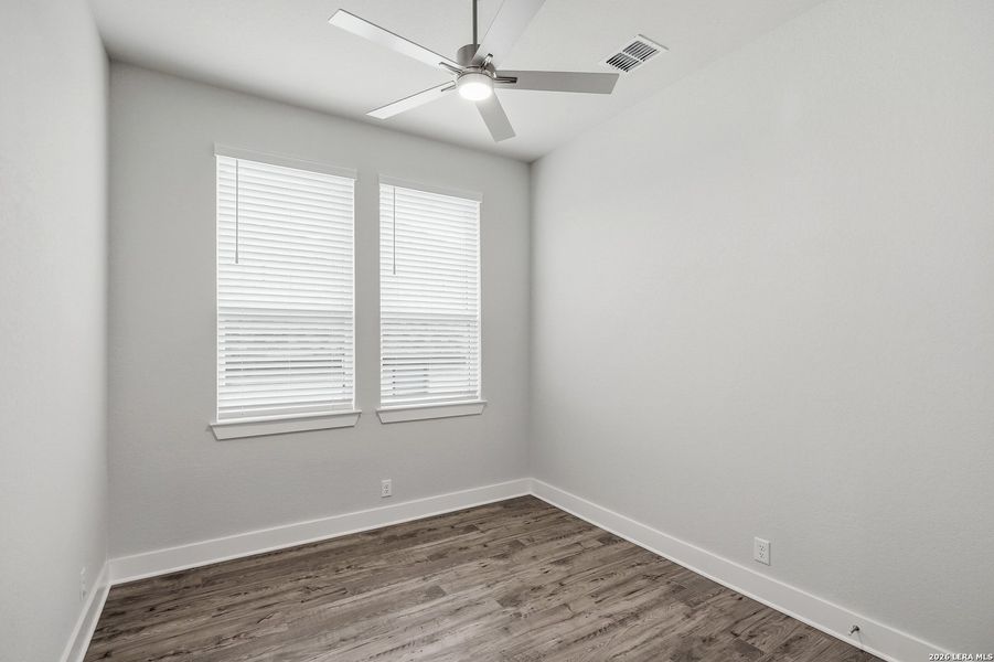 Spacious, unfurnished interior of a new home in Esperanza 50's, Boerne (Image 34).