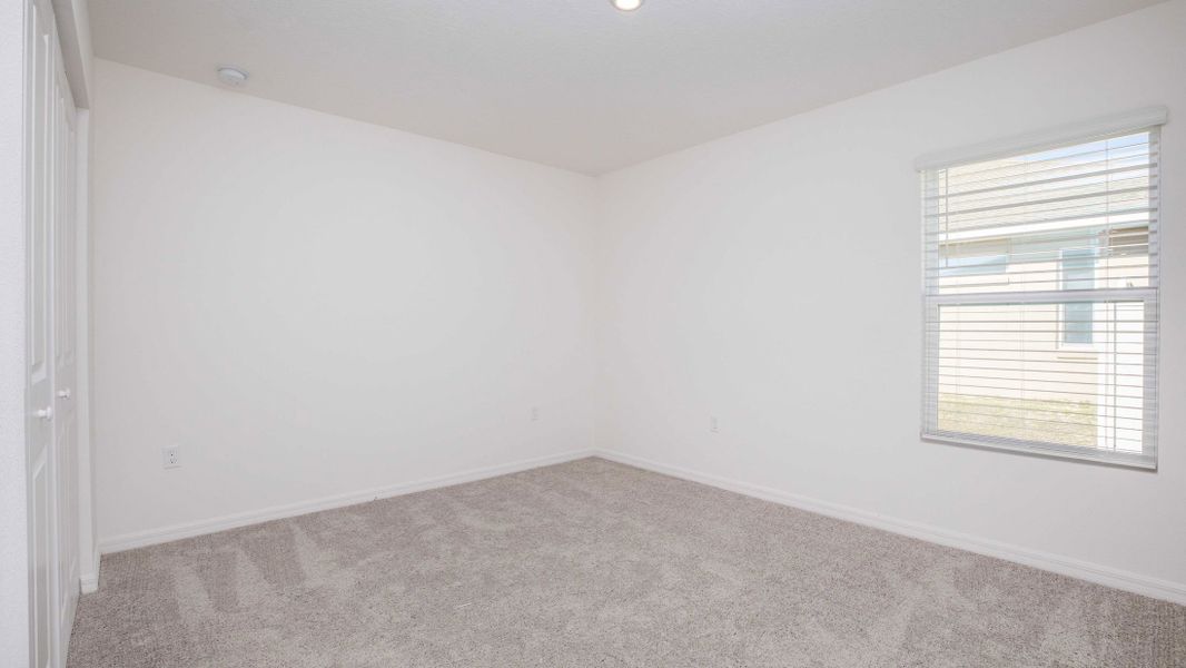 Spacious, unfurnished interior of a new home in Port Charlotte, Port Charlotte (Image 39).